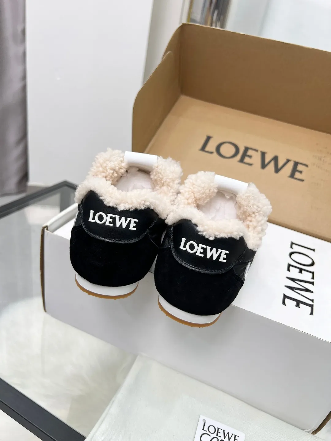 👟👟Ex-factory price 500👟👟 Male +10 2025 autumn and winter Maoli new style, the same style as Wang Yibo! Loewe Ballet Runner 2.0 sports shoes for couples, moral training shoes, new color matching retro series running shoes, standard size: women's size 35-40, men's size 39-45, button ➕20